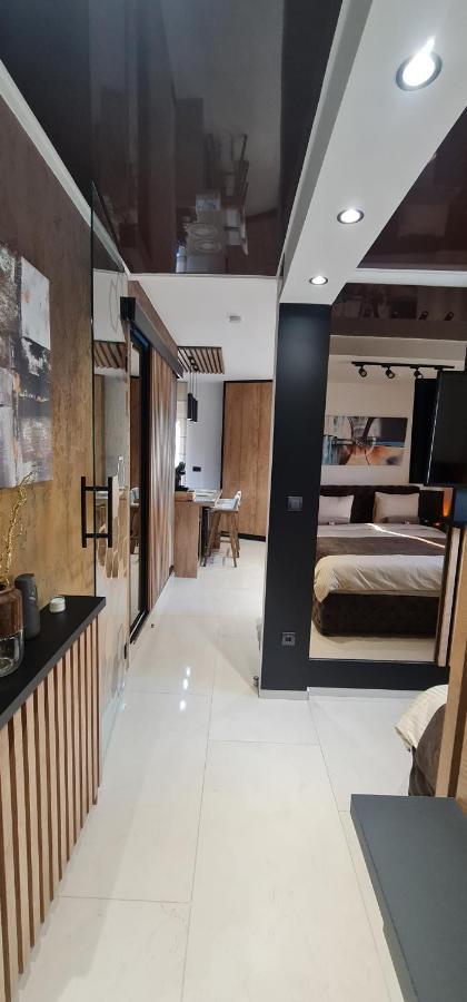 Design Apartment Platinium Spa Lux 5 Star "Havana" Completely Private Wellness & Spa Free Included Sauna & Jacuzzi & Salt Wall & Fire Place & 3D Ceilings & Business Wifi & Netflix & Keyless Code Entry & Full Smart App & Secure 2 Parking Place Ćuprija المظهر الخارجي الصورة