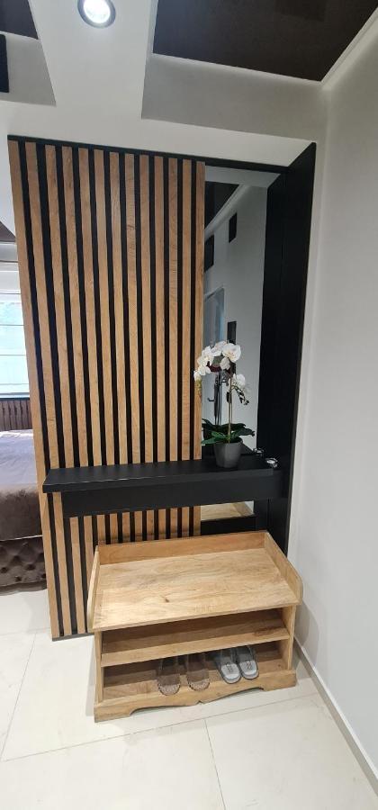 Design Apartment Platinium Spa Lux 5 Star "Havana" Completely Private Wellness & Spa Free Included Sauna & Jacuzzi & Salt Wall & Fire Place & 3D Ceilings & Business Wifi & Netflix & Keyless Code Entry & Full Smart App & Secure 2 Parking Place Ćuprija المظهر الخارجي الصورة